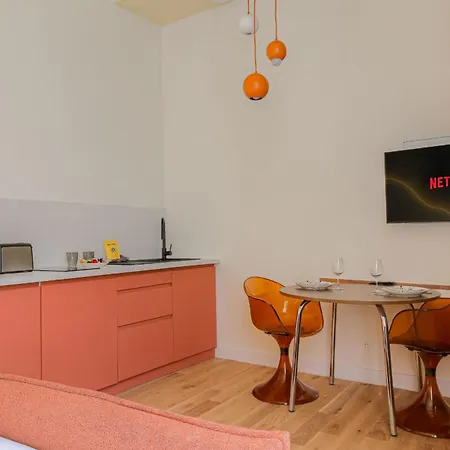 Romantic And Quirky Suite With Spa Bath